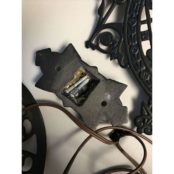 Antique Cast Iron Double Wall Mount Oil Lamp Bracket with two Oil Lamps And Plug - Picture 4 of 14